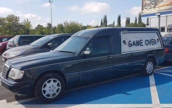 Napi halottszállító