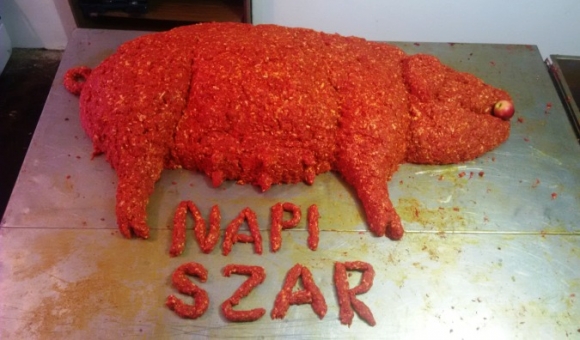 Ők még a disznótor idején is gondoltak ránk