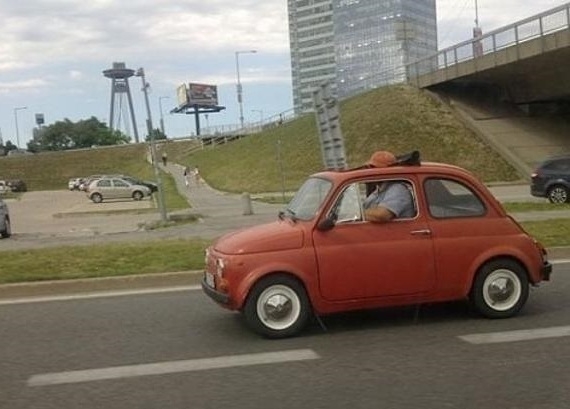 Vállban kicsit szűk