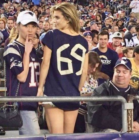 A pasik arcát elnézve, lenne jelentkező...