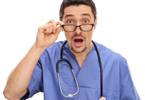 A kissé sejpítő doki kérdezi a páciensét