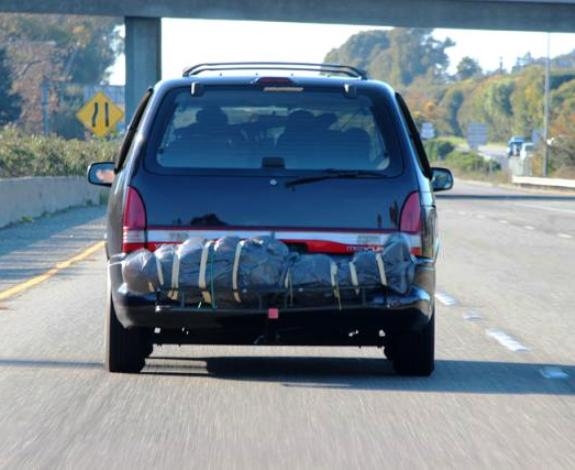 A szállító ma egy különös csomagot visz