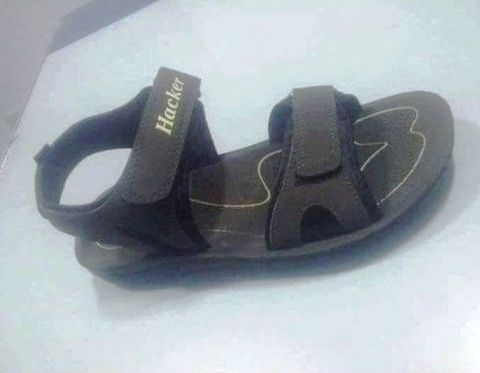 Vettem egy Hacker márkájú szandált...