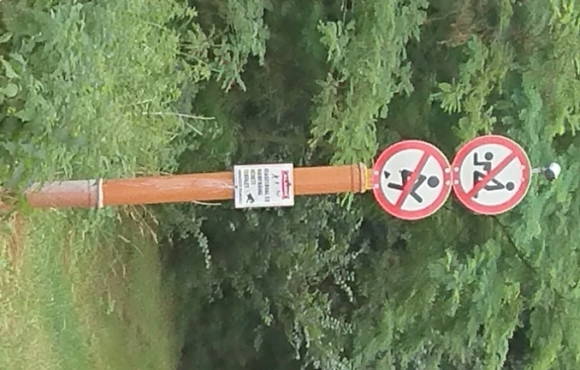 Újabb figyelmeztető tábla