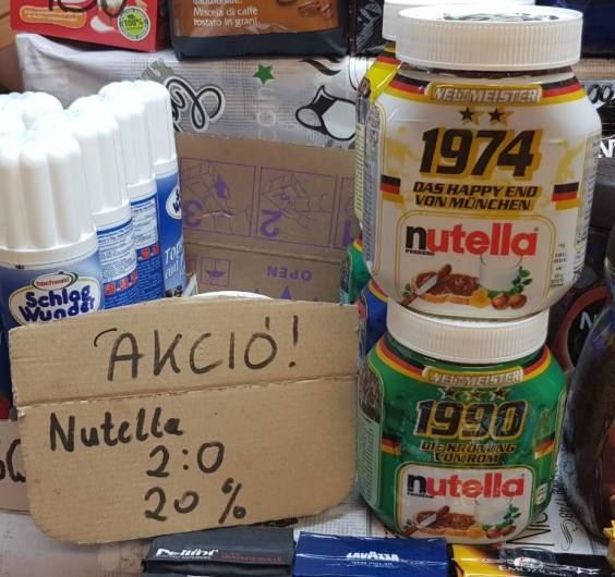 Eközben a győri vásárcsarnokban