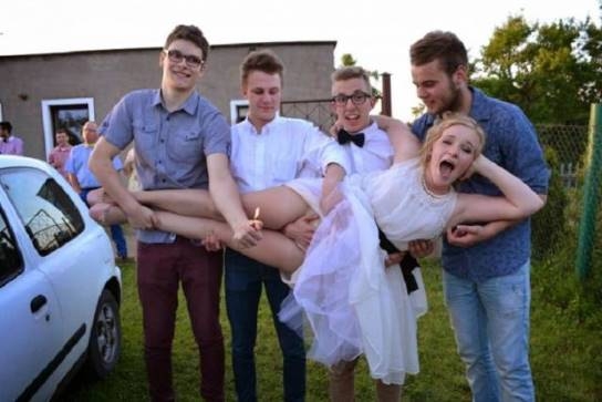 Alakul a hangulat az esküvőn