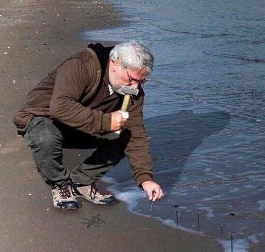 Amikor belép a főnököd és próbálsz úgy csinálni,