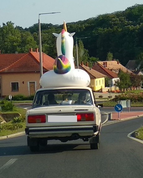 Strandolni volt a szállító