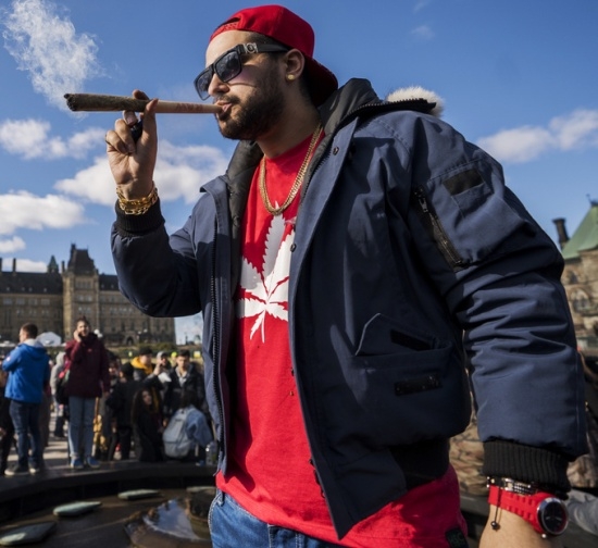 Kanadában is legalizálták a marihuána birtoklását és fogyasztását