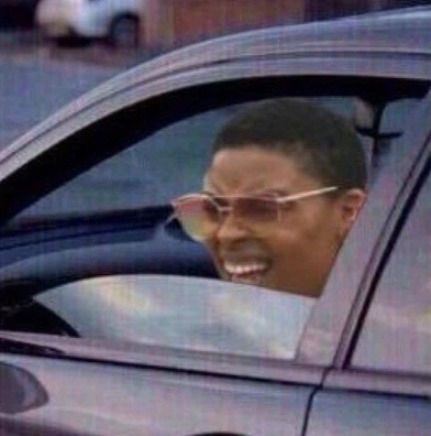 Amikor lehallkítod a zenét, hogy jobban lásd a házszámot...