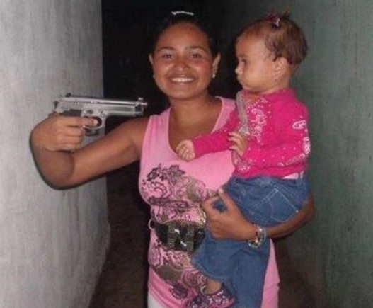 Anyukának kábé annyi esze lehet, amennyi látszik