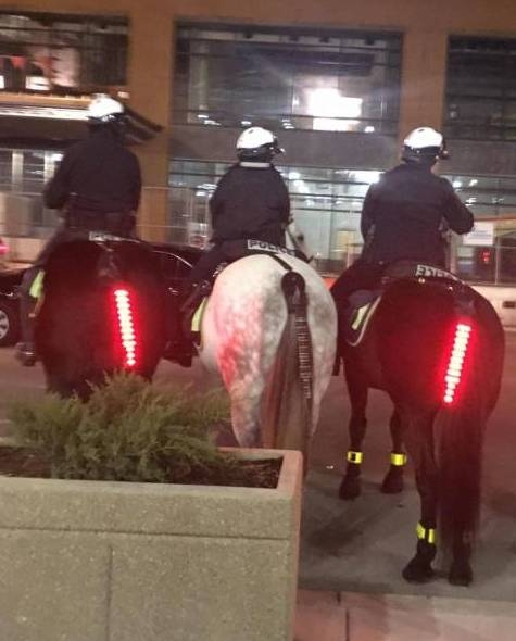 Láthatósági mellény helyett