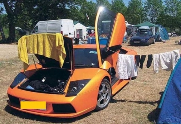 Szása nyert a lottón...