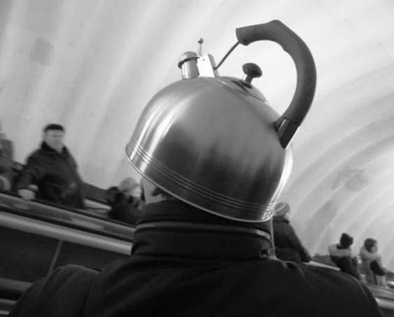 Neki már reggelre sikerült megbolondulnia...