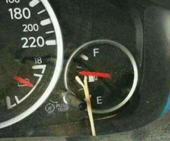 Amikor fogytán az üzemanyag, de reménykedsz, hogy megállíthatod