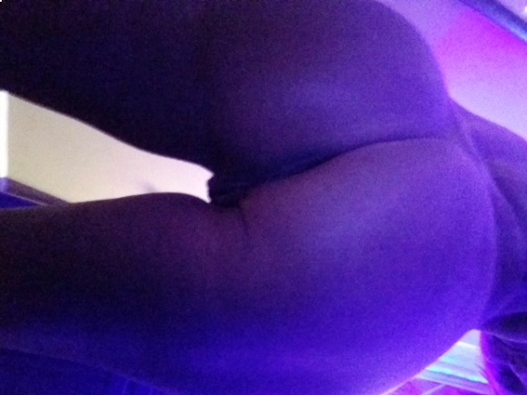 Egy szexi seggfi a szoliból