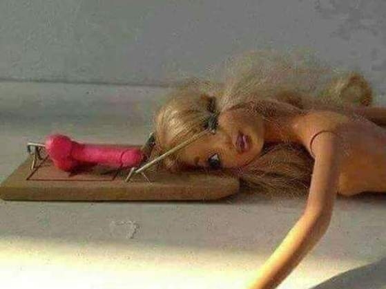 Már Barbie baba se tiszta lélek