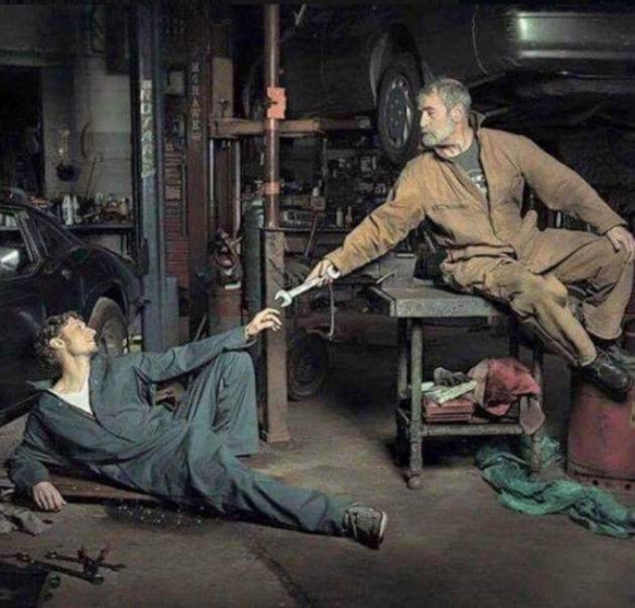 Michelangelo - Ádám teremtése modern köntösben