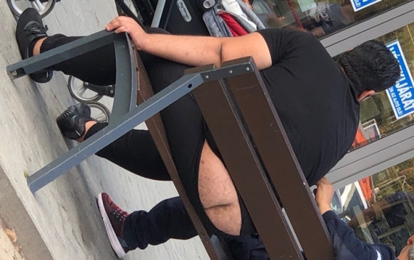 Kivillant a kőműves dekoltázs