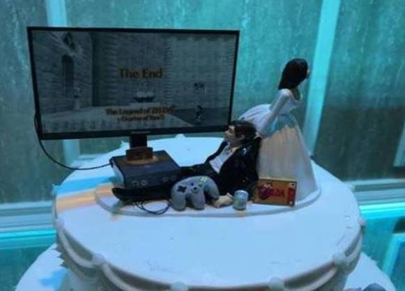 Ütős menyasszonyi tortadísz