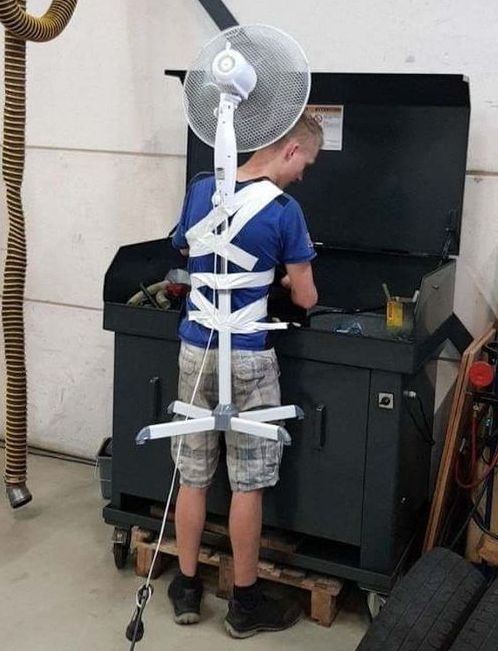 A műhelyben is iszonyú a hőség