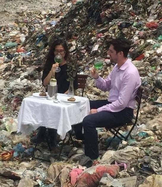 Nem túl romantikus a helyszín...