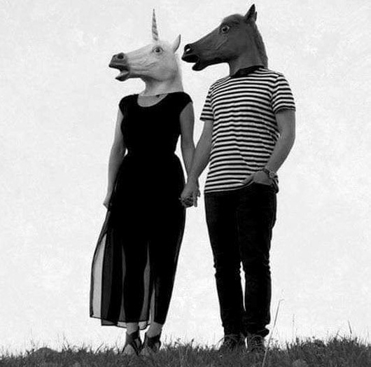 Az élet túl rövid ahhoz, hogy normális légy...