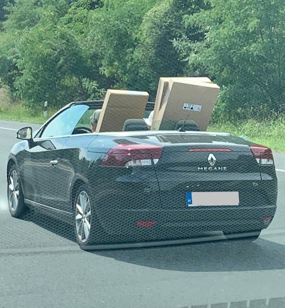 Eközben az M7-esen