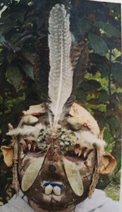 A kreativ álarcverseny győztese