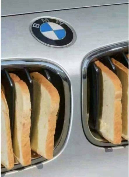 Készül a reggeli pirítós