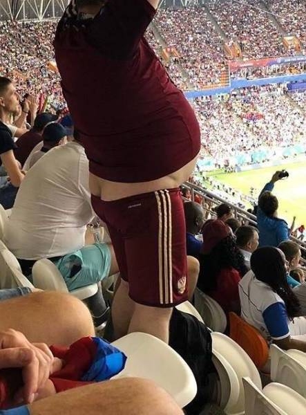 Kivillant a kőműves dekoltázs