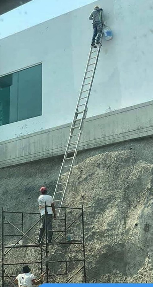 More, ebbű baj lesz!