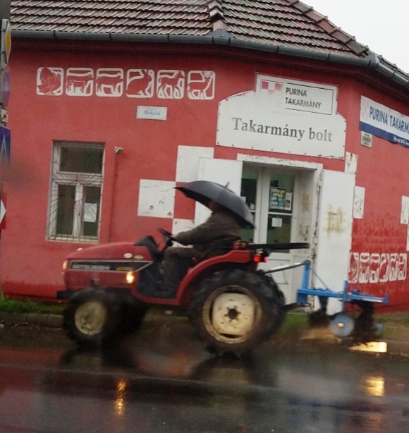 Egy kis eső miatt nem állhat le a meló