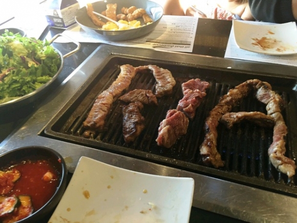 Az éjjel soha nem érhet véget, varázsolj nekem valami STEAK-et