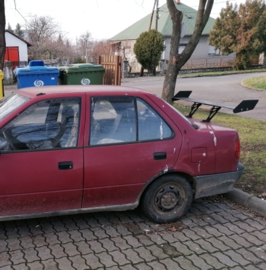 Mert 70 lóerőhöz kell a leszorítóerő