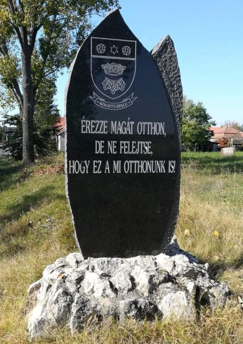 Szigetújfalu határában köszönt a tábla