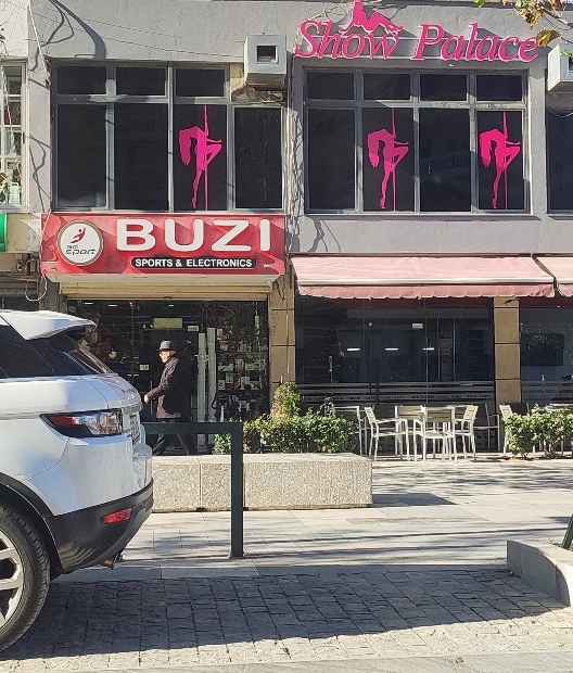 Albániában járunk...