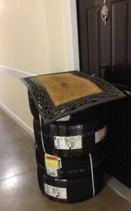 Csak hagyd a lábtörlő alatt!