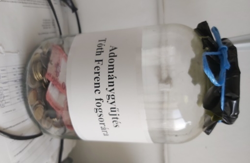 Ferinek új protkó kell