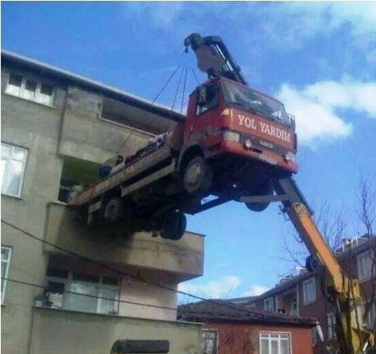 Költözik a család