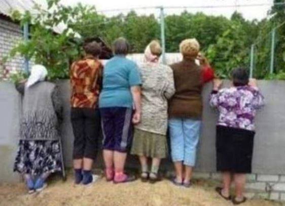 A falusi hírszerző csoport, járvány idején sem állhat le...